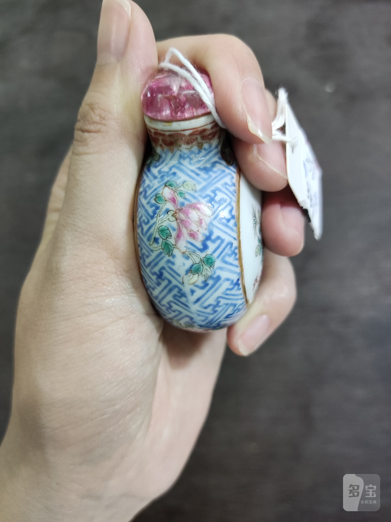 清 料彩开框粉彩花卉纹烟壶 - 图6